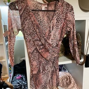 Cute Pink Cross Over V Neck Long Sleeve Giraffe Patterned Top